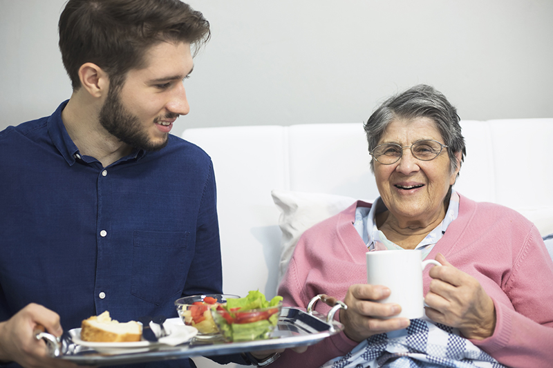 Illustrating the comfortable dining facilities offered at Alpine skilled nursing, Ruston, LA